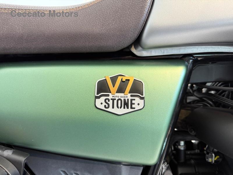 MOTO GUZZI V7 750 Stone