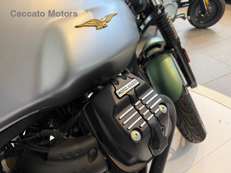 MOTO GUZZI V7 750 Stone