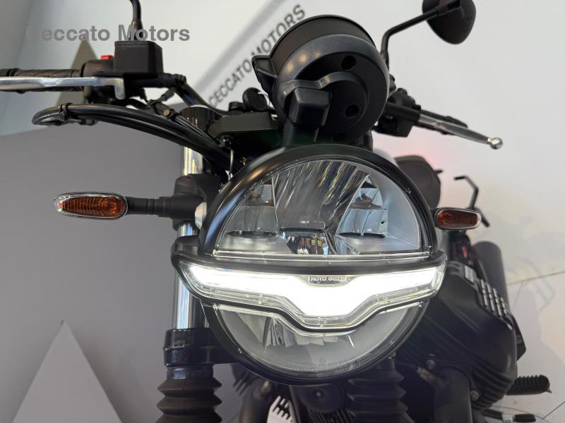 MOTO GUZZI V7 750 Stone