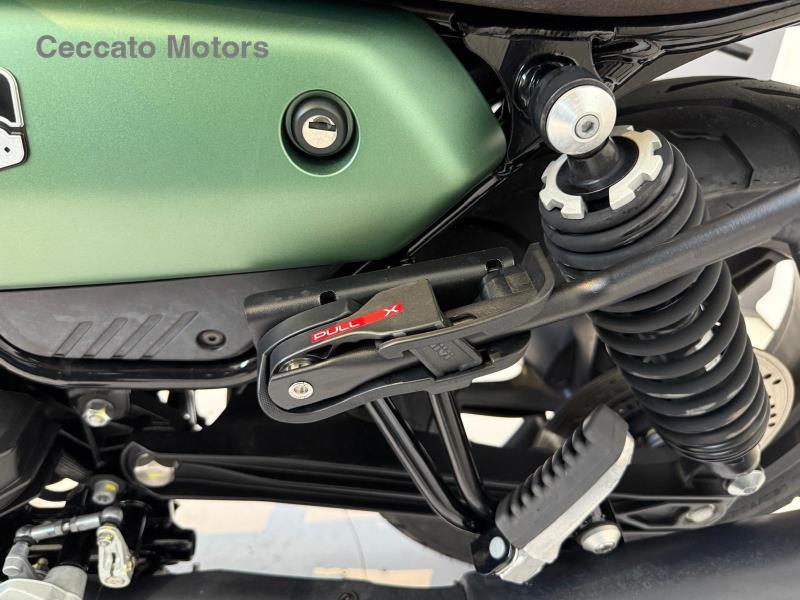 MOTO GUZZI V7 750 Stone