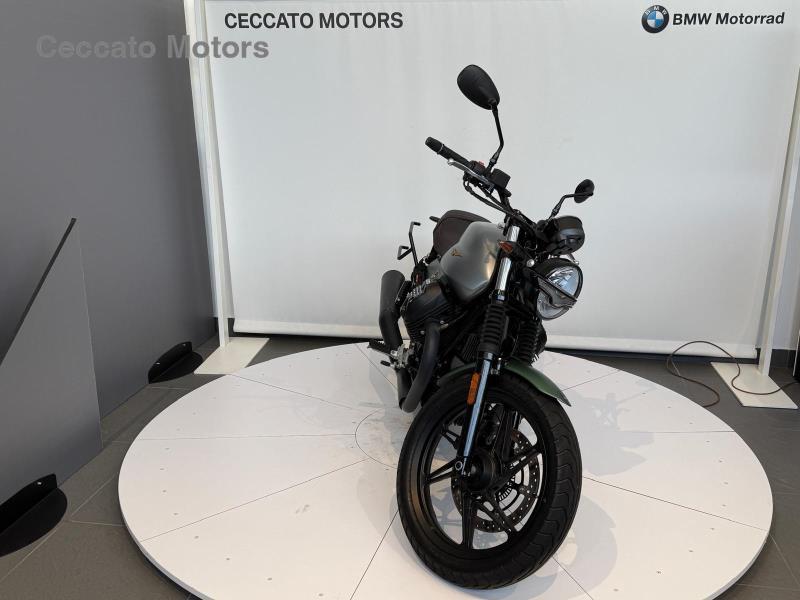 MOTO GUZZI V7 750 Stone