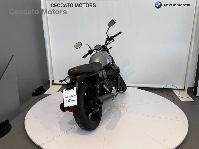 MOTO GUZZI V7 750 Stone