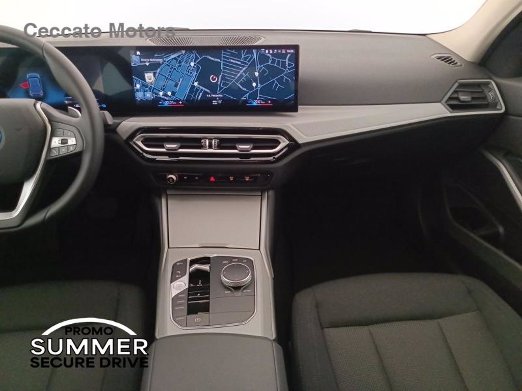 BMW 320e auto