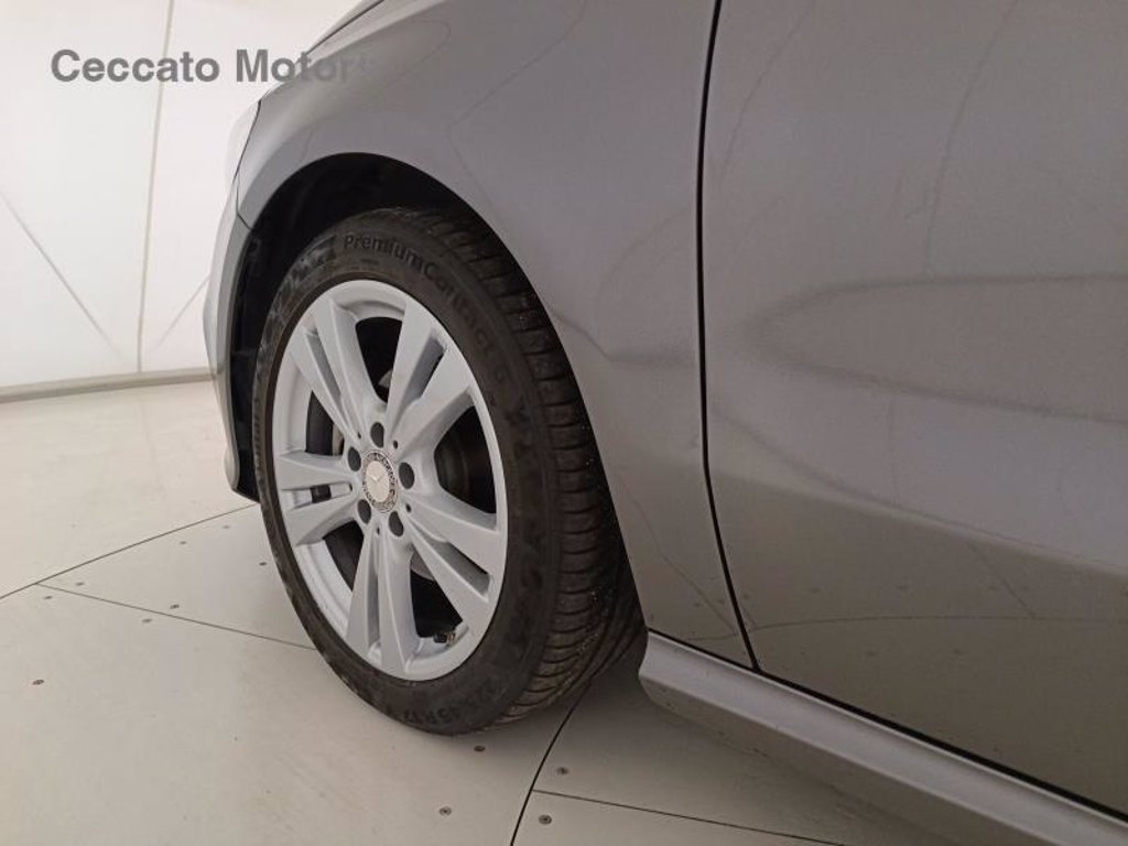 MERCEDES A 180 d premium auto my16