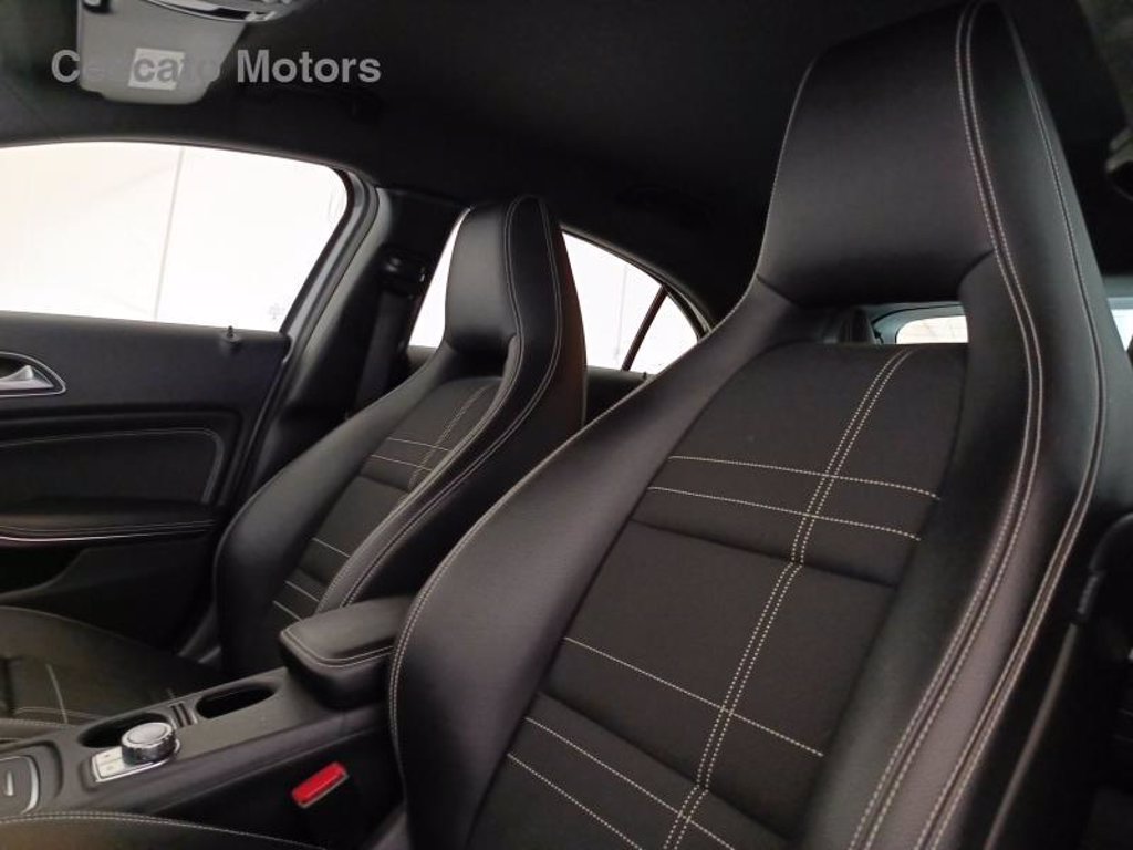 MERCEDES A 180 d premium auto my16