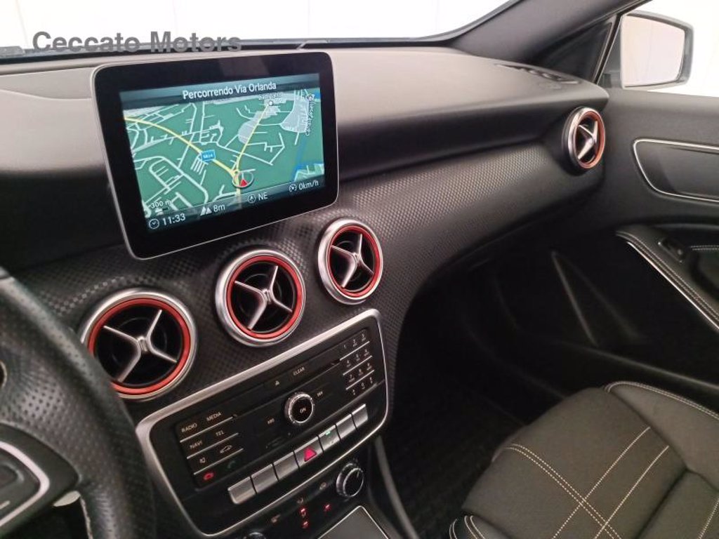 MERCEDES A 180 d premium auto my16