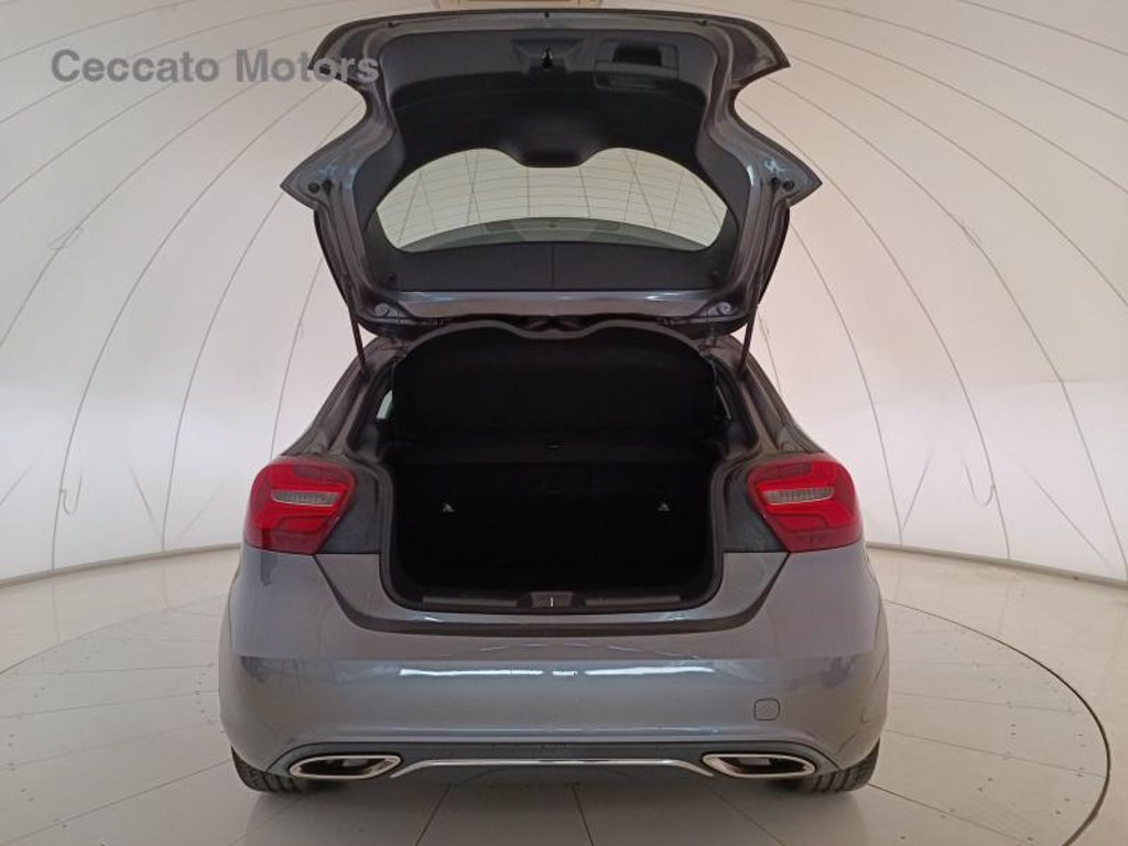 MERCEDES A 180 d premium auto my16