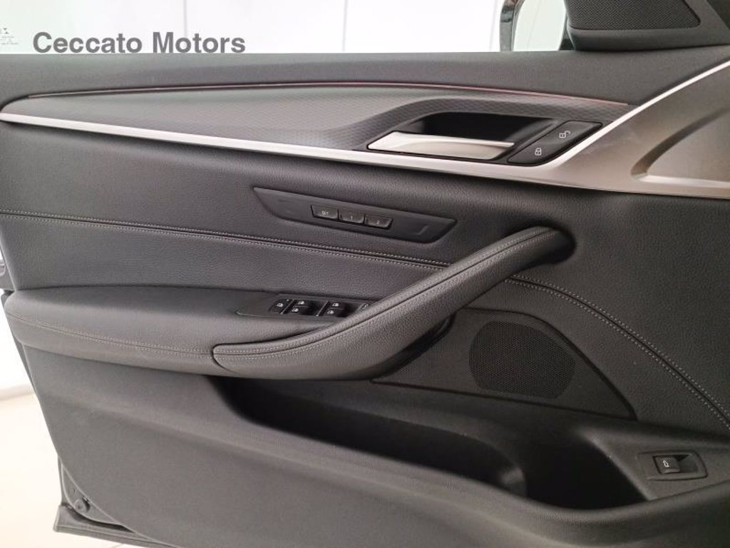 BMW 530d touring mhev 48v xdrive msport auto