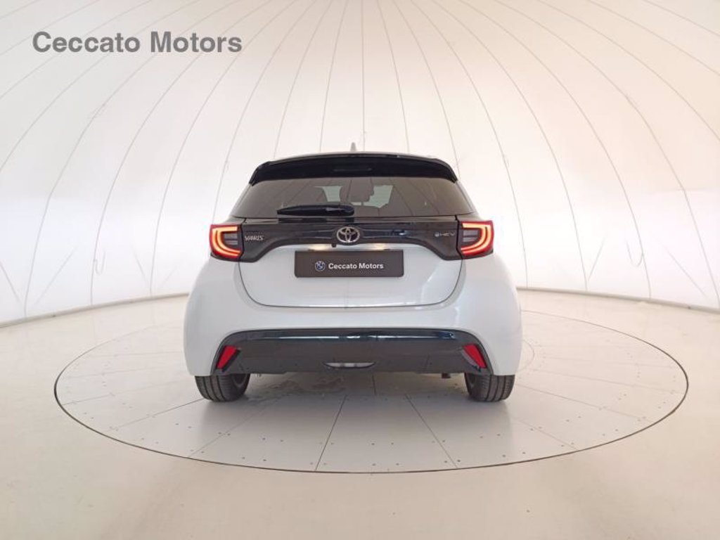 TOYOTA Yaris 1.5h 130 lounge