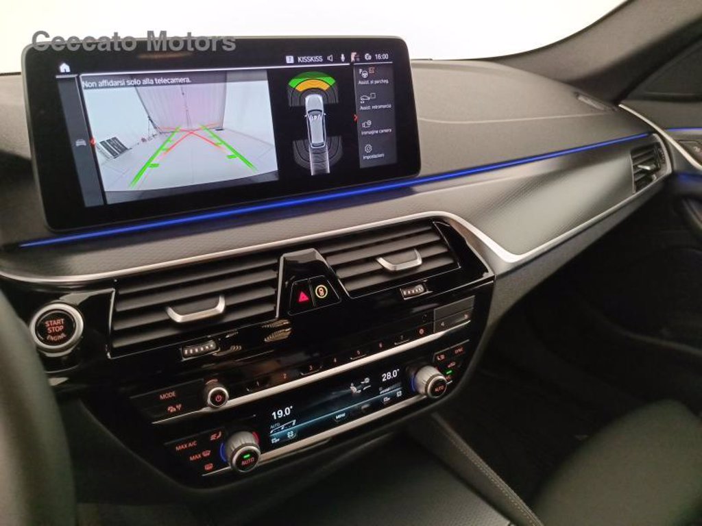 BMW 520d touring mhev 48v msport auto