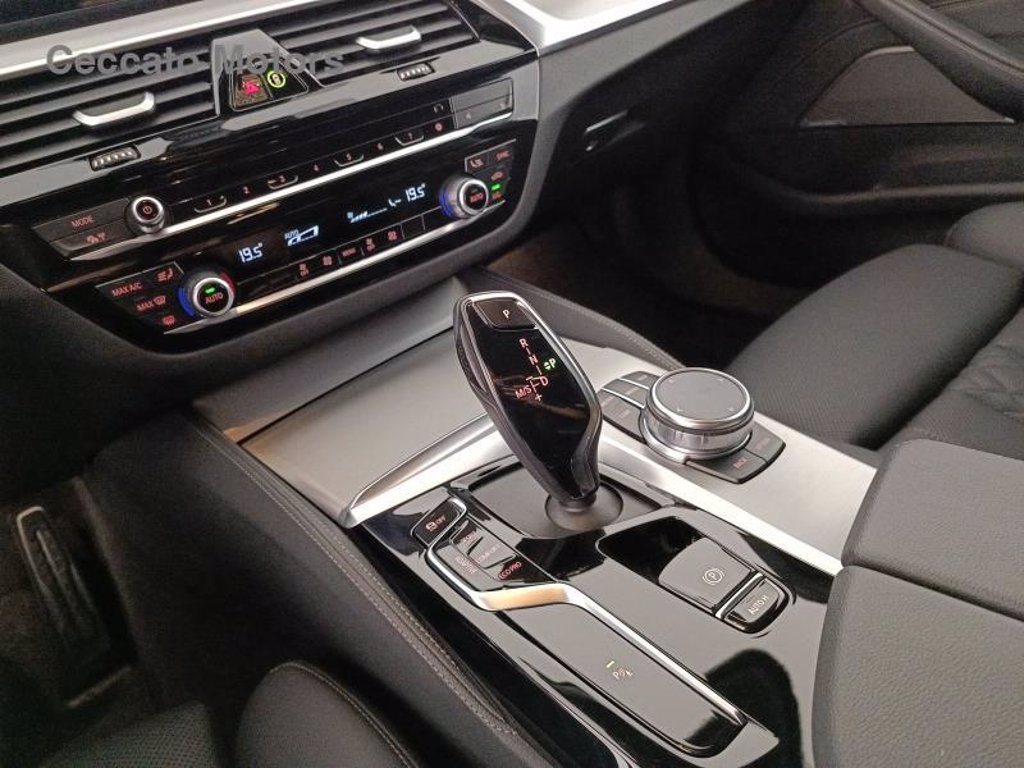 BMW 530d touring mhev 48v xdrive msport auto