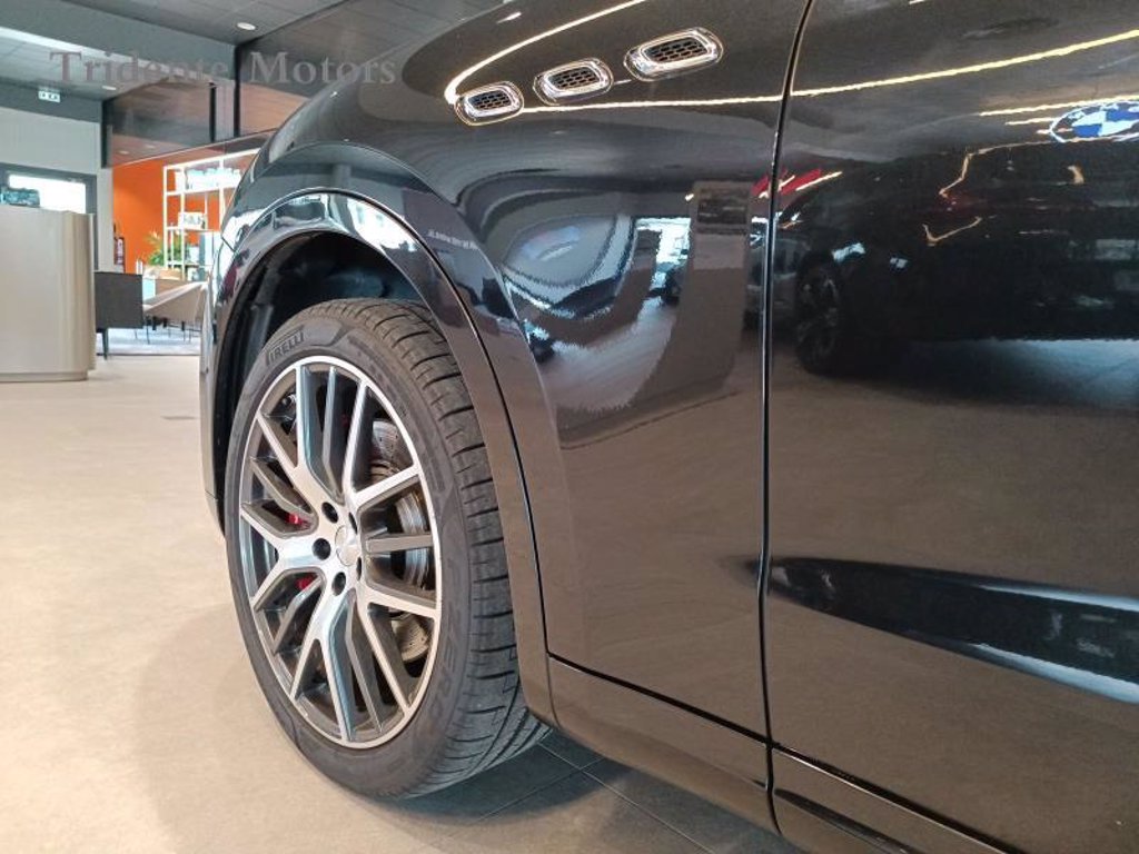 MASERATI Levante 3.0 v6 430cv auto