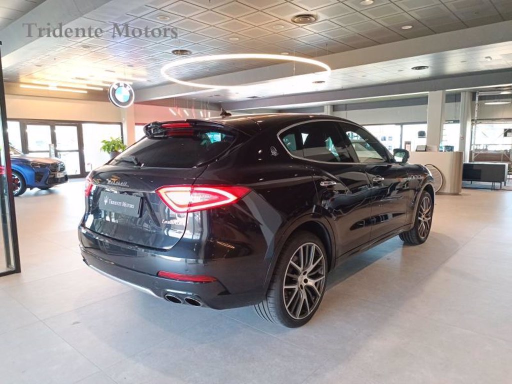 MASERATI Levante 3.0 v6 430cv auto