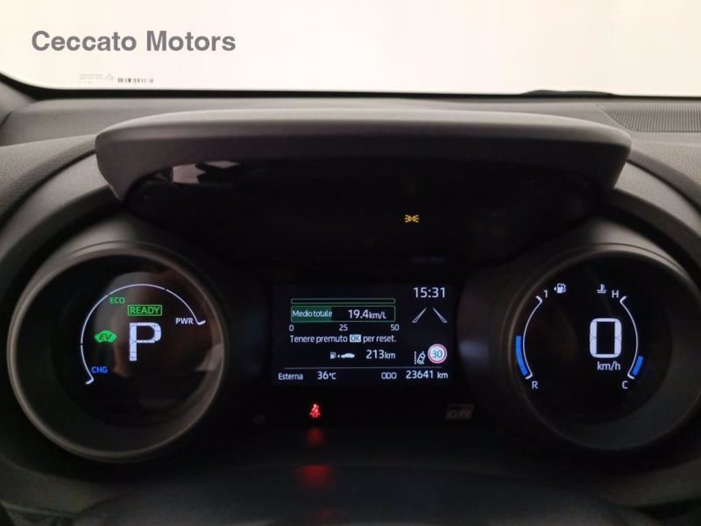 TOYOTA Yaris 1.5h gr sport