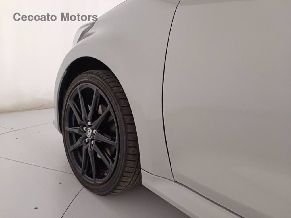 TOYOTA Yaris 1.5h gr sport