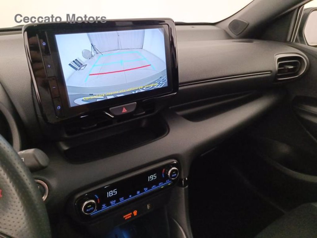 TOYOTA Yaris 1.5h gr sport