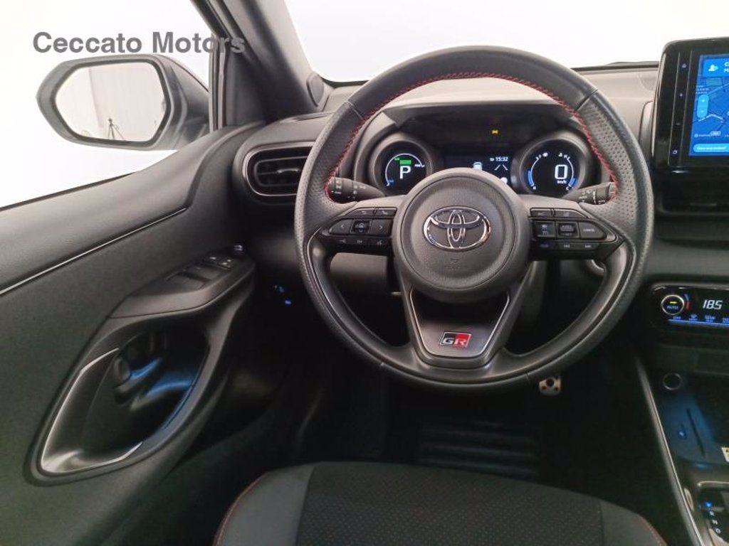 TOYOTA Yaris 1.5h gr sport