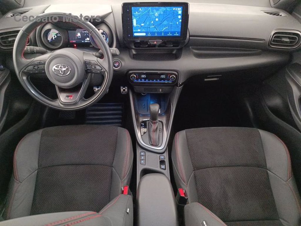 TOYOTA Yaris 1.5h gr sport