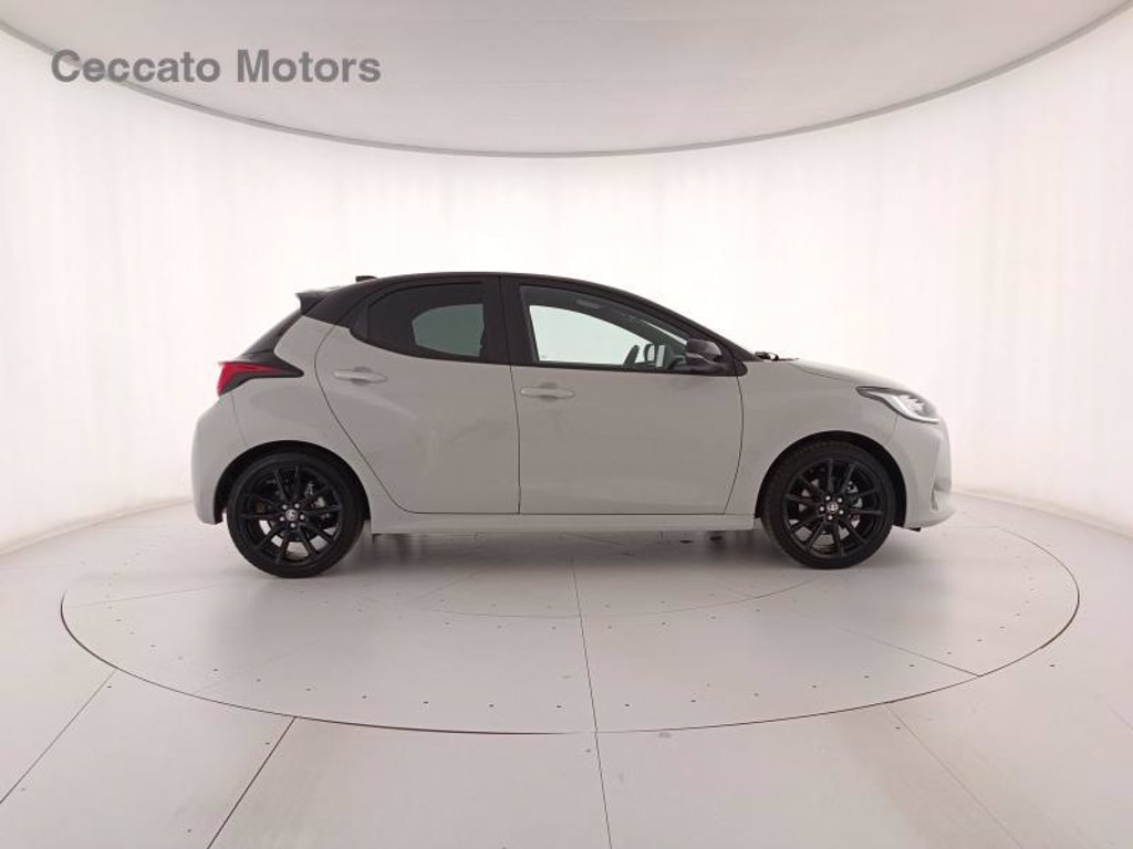 TOYOTA Yaris 1.5h gr sport