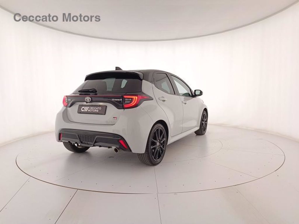 TOYOTA Yaris 1.5h gr sport