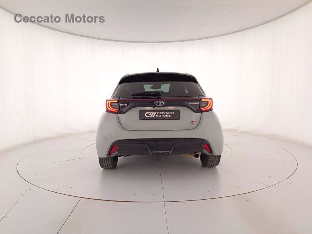 TOYOTA Yaris 1.5h gr sport