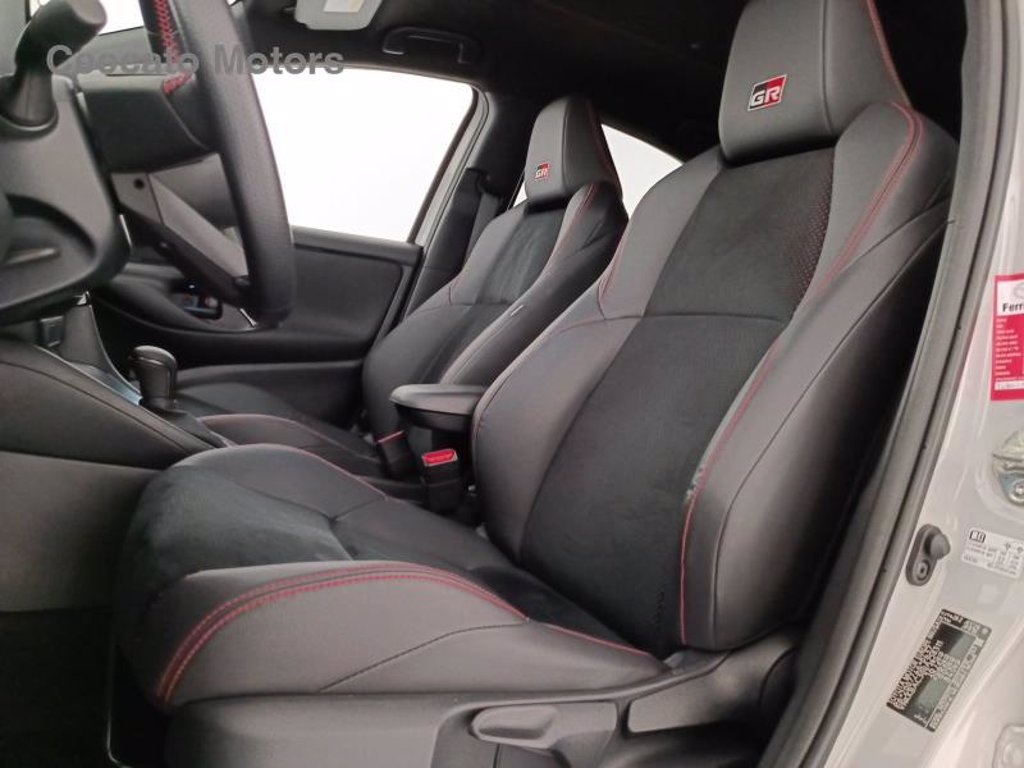 TOYOTA Yaris 1.5h gr sport