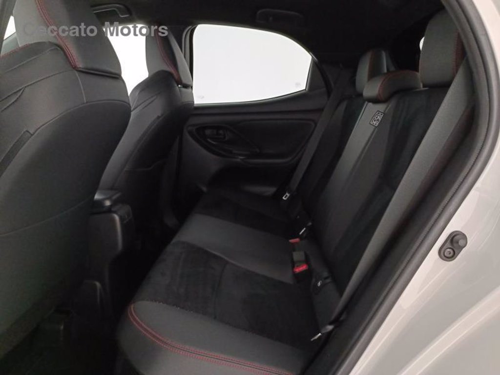 TOYOTA Yaris 1.5h gr sport