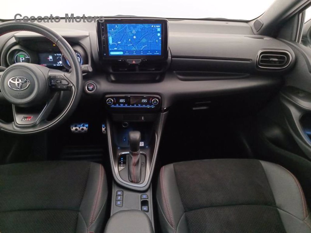 TOYOTA Yaris 1.5h gr sport