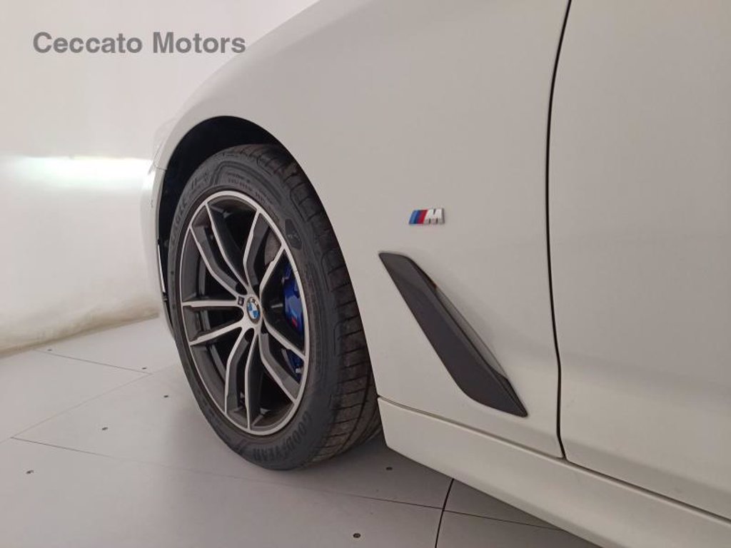 BMW 530d touring mhev 48v xdrive msport auto