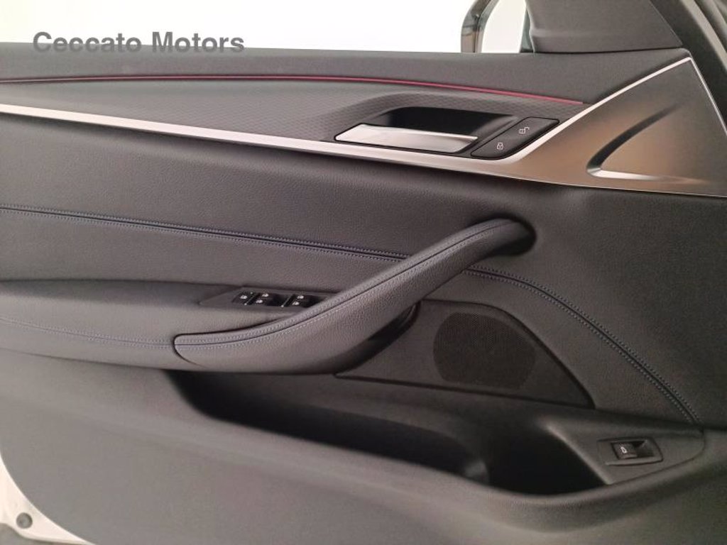 BMW 530d touring mhev 48v xdrive msport auto
