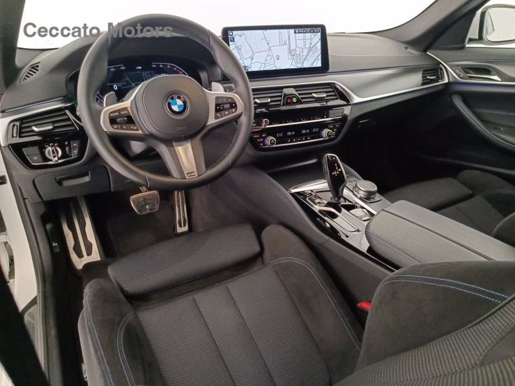 BMW 530d touring mhev 48v xdrive msport auto