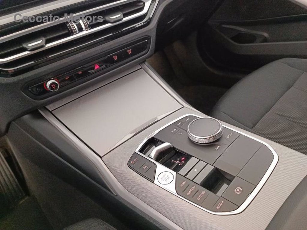 BMW 320d touring mhev 48v auto