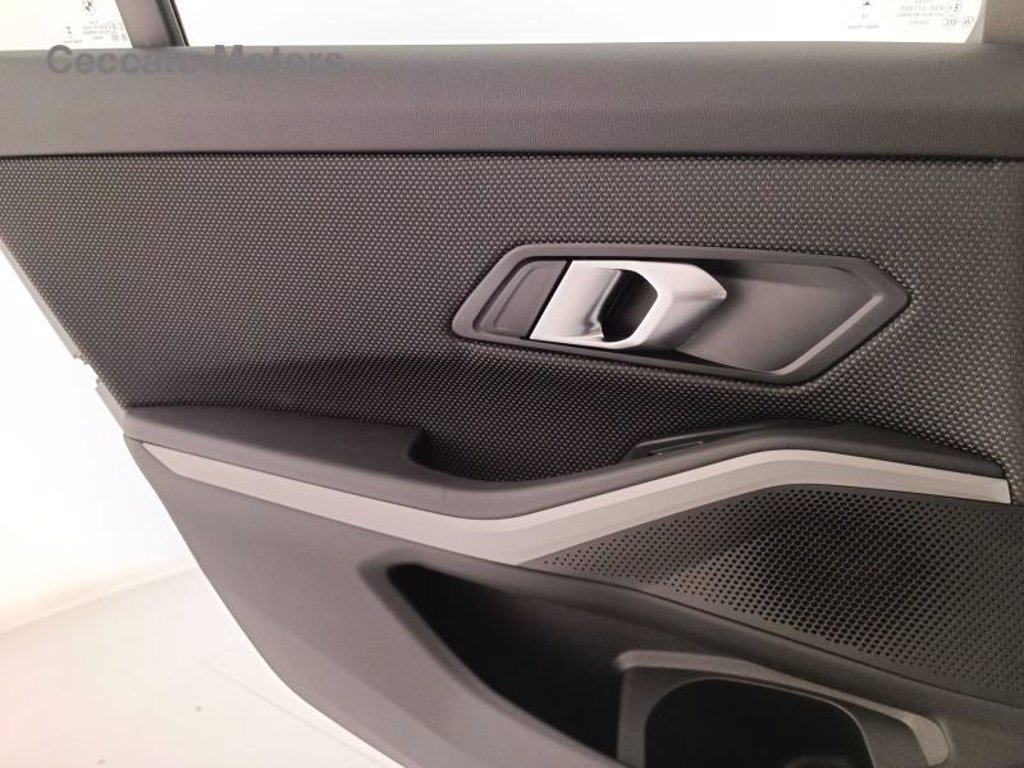 BMW 320d touring mhev 48v auto