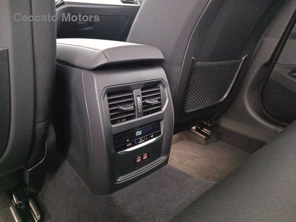 BMW 320d touring mhev 48v auto