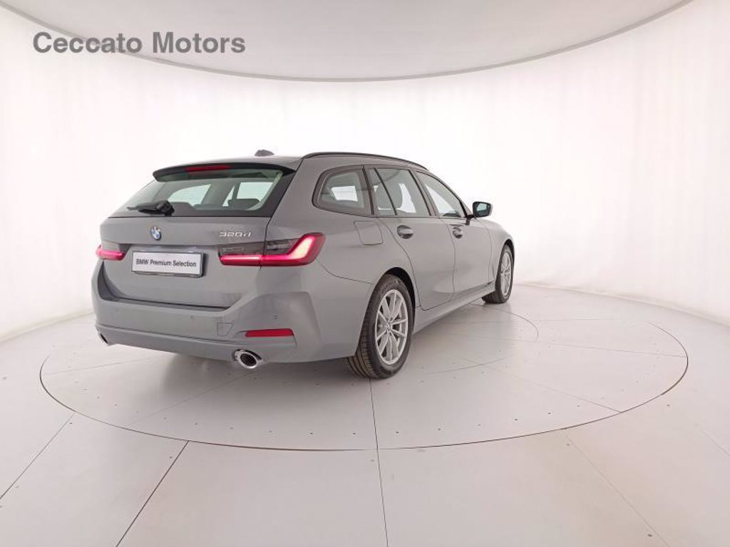 BMW 320d touring mhev 48v auto