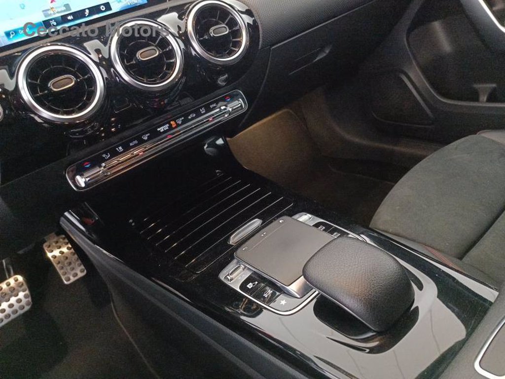 MERCEDES A 180 d premium auto