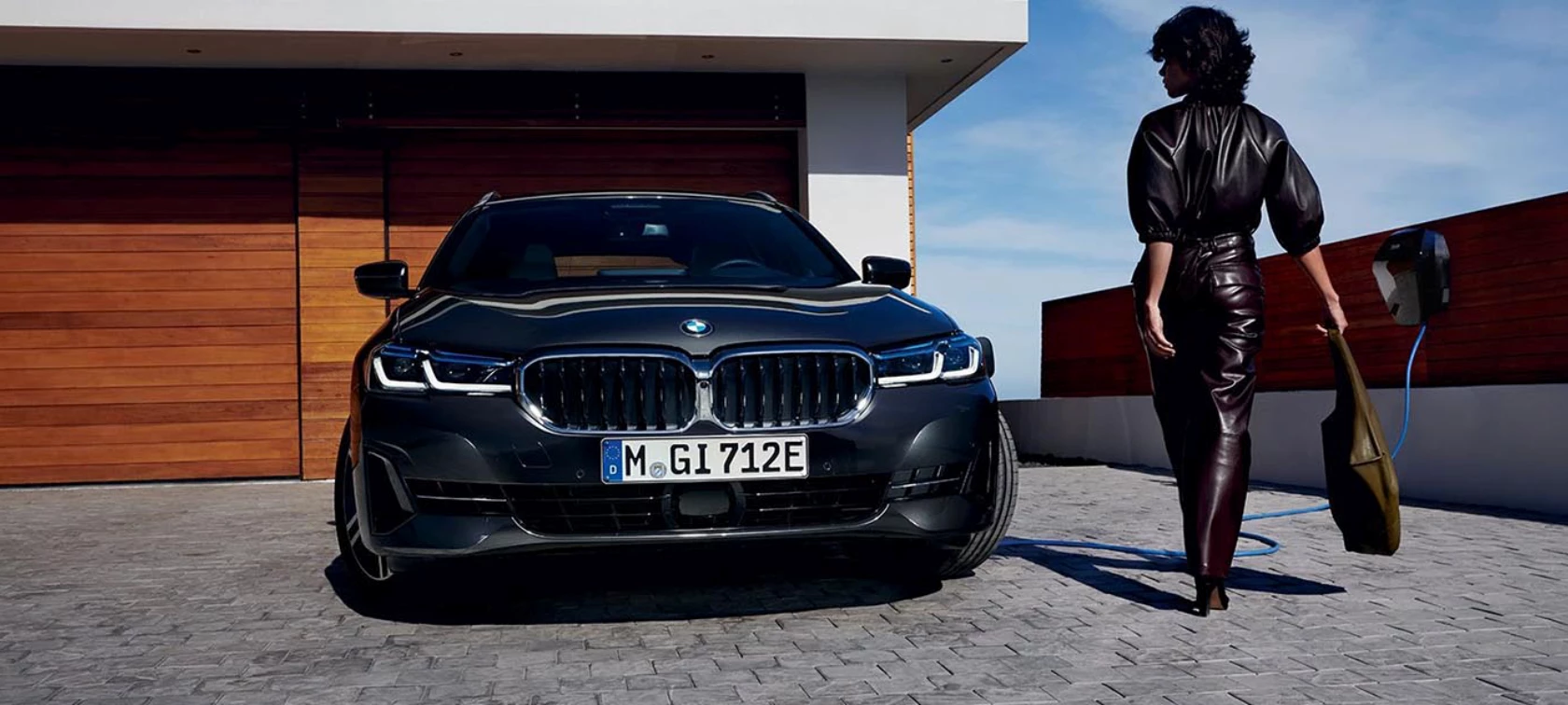 19 BMW SERIE 5 TOURING PLUG IN HYBRID Slide