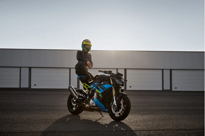 P90572557 Lowres The New Bmw S 1000 R